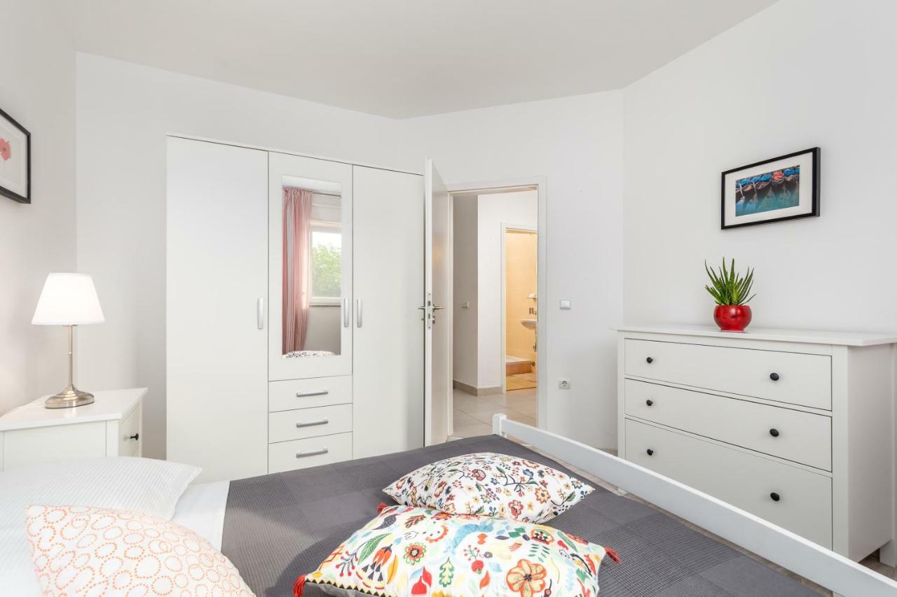 Ferienwohnung Julija Dramalj Exterior foto